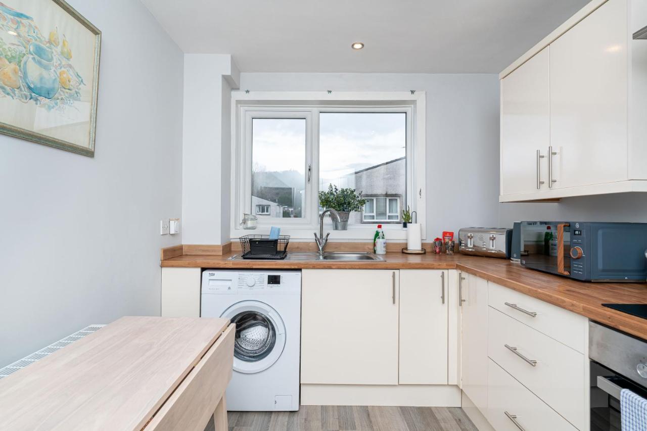 Lovely 3-Bedroom Flat With Free Parking Bridge of Allan Exterior foto